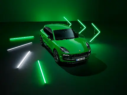 عکس Porsche Macan GTS با طراحی اسپورت و پس زمینه تاریک