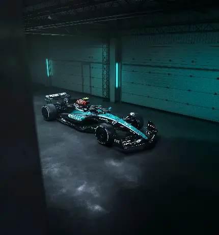 عکس مرسدس AMG F1 W15 با کیفیت بالا برای دانلود