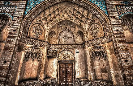 تصویر معماری اسلامی ایران با طراحی سنتی و تاریخی با کیفیت 4K