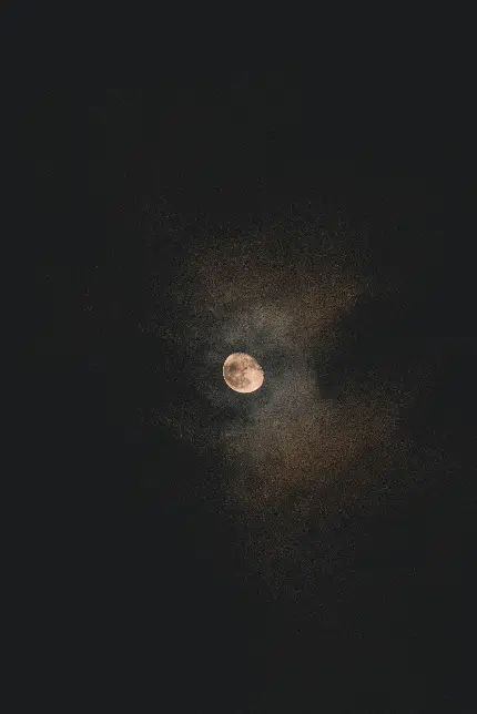 تصویر خیره کننده از ماه کامل با کیفیت فوق العاده بالا