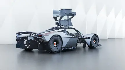 چاپ پوستر عکس باشکوه استون مارتین Valkyrie با جزئیات خیره کننده