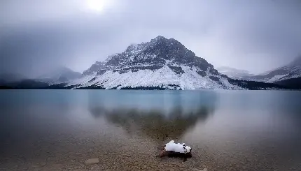 عکس منظره کوهستان با آب و برف با جلوه فانتزی و کیفیت بالا