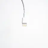 عکس کابل USB سفید آویزان با کیفیت اچ دی برای چاپ پوستر