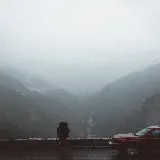 عکس جاده کوهستانی با مه با کیفیت اتمسفریک