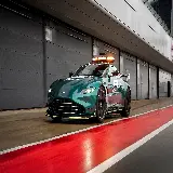 چاپ قاب موبایل و گوشی عکس جذاب استون مارتین ونتیج F1 Safety Car 2021 با کیفیت 5k