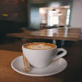 عکس فنجان قهوه کف آلود با کیفیت HD