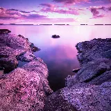 عکس منظره دریاچه با آسمان صورتی و بنفش در کیفیت 8K