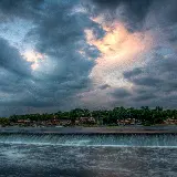 تصویر استوک غروب آفتاب خانه و رودخانه با کیفیت بالا