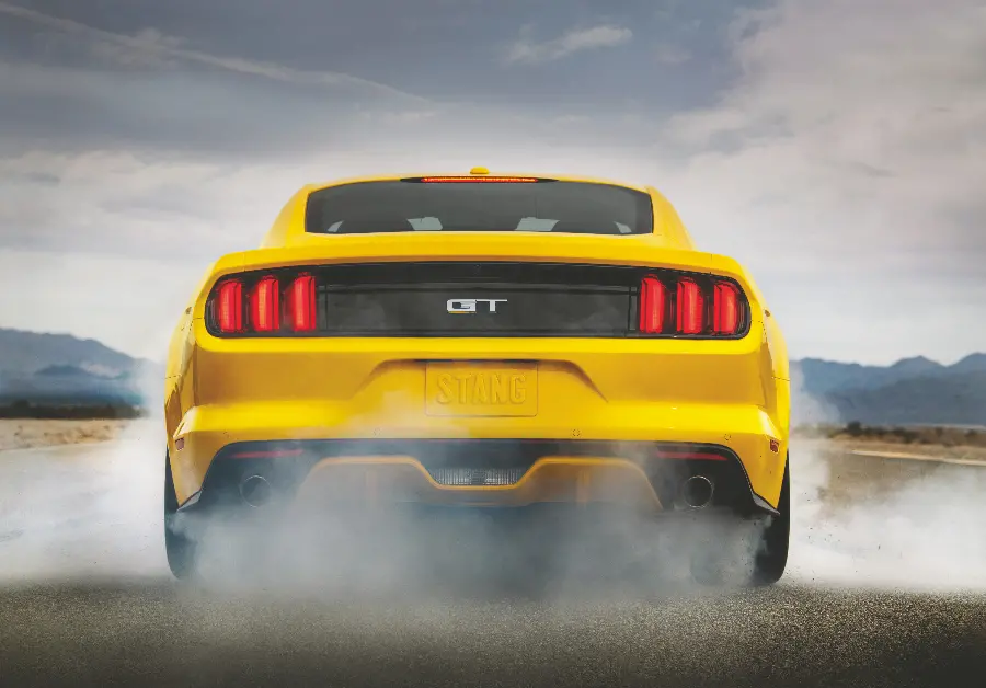 چاپ پوستر سفارش تابلو فورد موستانگ قرمز با رینگ مشکی برای منزل