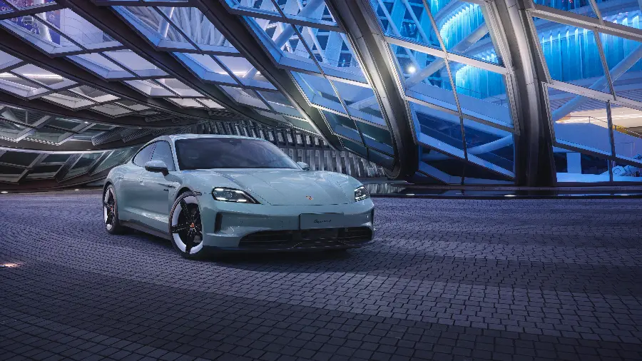 چاپ پوستر سفارش تابلو دیواری Porsche Taycan با ارزانترین قیمت