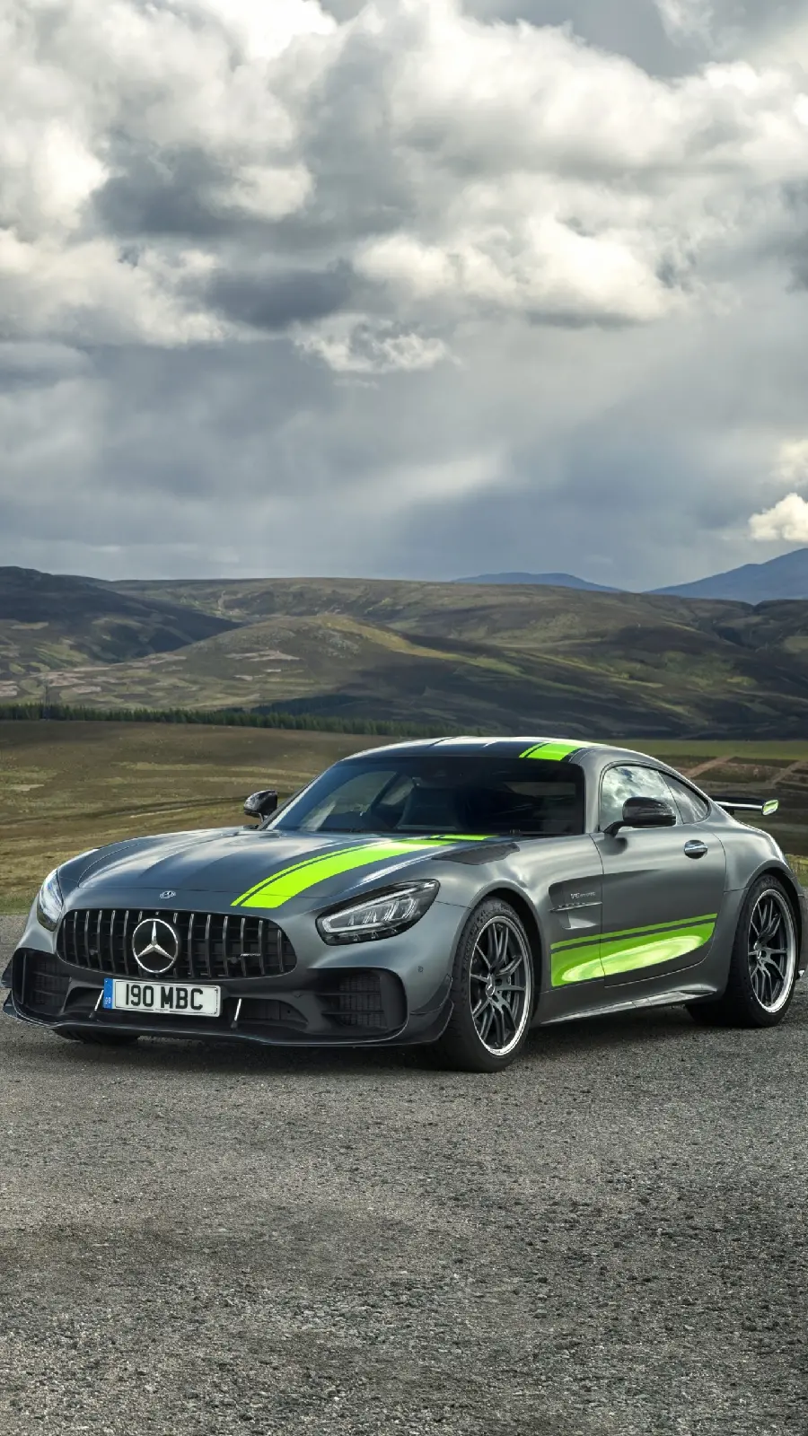 چاپ پوستر پوستر دیواری ماشین مرسدس AMG GT R با قیمت مناسب