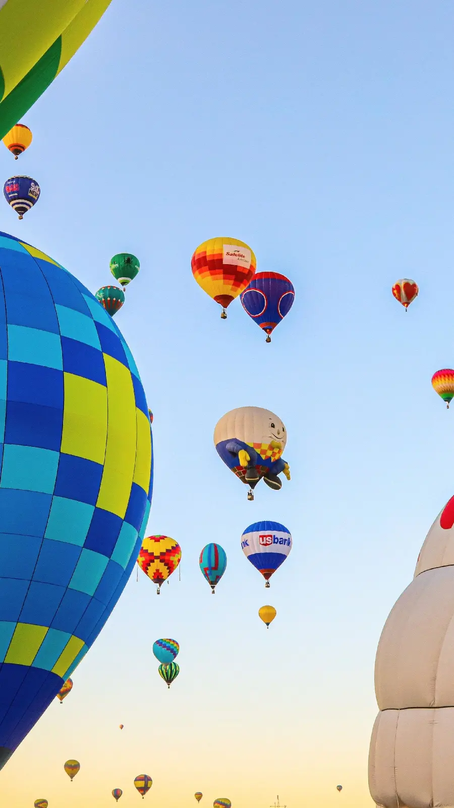 1125801-2160x3840-mobile-4k-air-sports-wallpaper-image