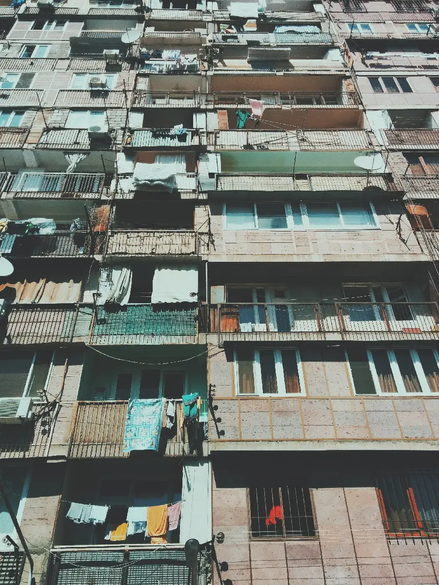 چاپ پوستر چاپ تابلو آپارتمان های بلند شهری و معماری مدرن