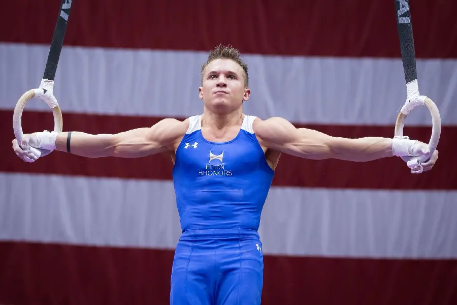 عکس با کیفیت بالا حلقه ژیمناستیک برای دسکتاپ و تولید محتوا