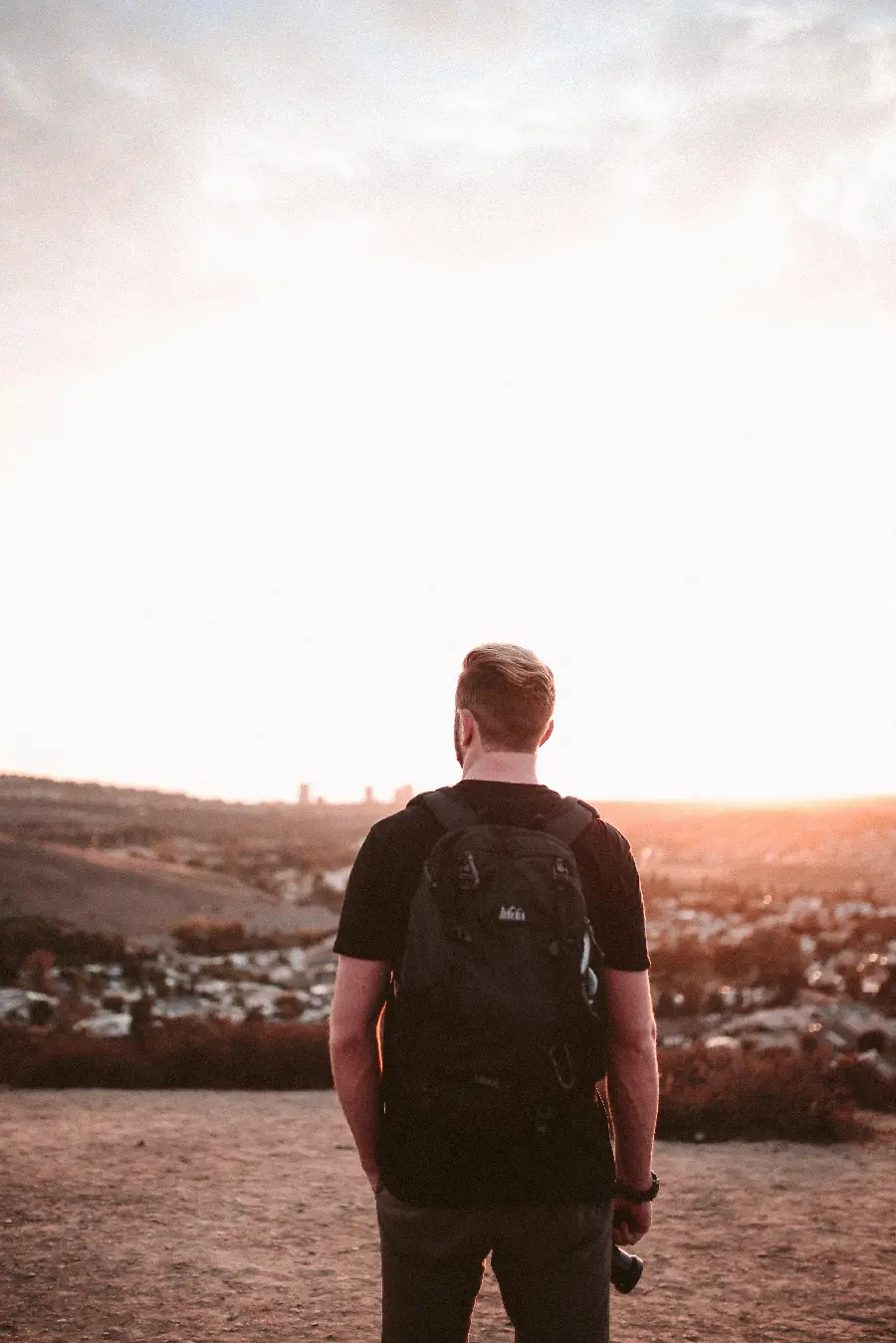 چاپ پوستر چاپ تابلو سفر و ماجراجویی با شعار کشف کردن دنیا