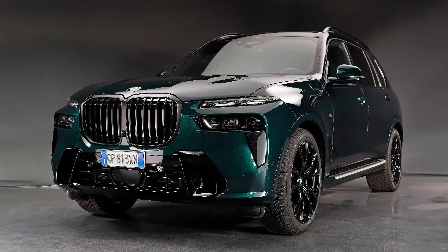 چاپ پوستر سفارش پوستر دیواری BMW X7 2024 برای منزل با بهترین قیمت
