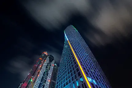 خرید تابلو آسمانخراش دبی با منظره شب برای پذیرایی