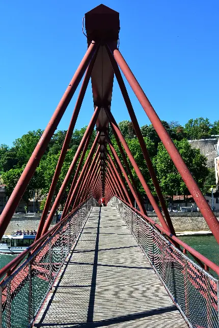 خرید تابلو پل قرمز و مترو لندن با نمای شهری