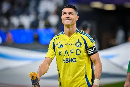 تابلو کریستیانو رونالدو در لباس النصر برای هواداران
