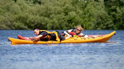 چاپ پوستر والپیپر دسکتاپ قایق رانی با گرافیک خیره کننده