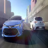 چاپ تابلو تویوتا کرولا هاچ بک با کیفیت 4K و 6K برای نمایشگاه