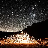 خرید تابلو شاسی ستارگان و جرقه‌ها برای اتاق خواب