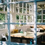 چاپ قاب موبایل و گوشی سفارش تابلو عکس دکوراسیون داخلی کافی شاپ دنج