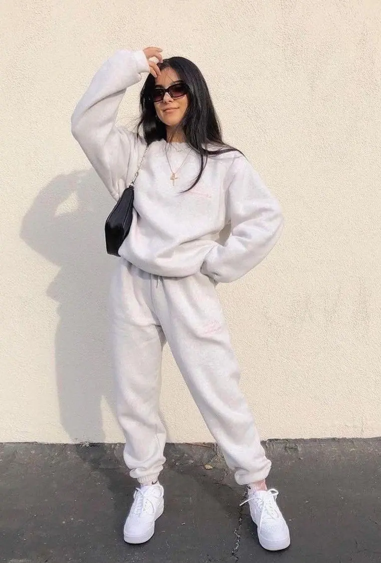 عکس روز جهانی شلوار ورزشی Sweatpants با کیفیت بالا