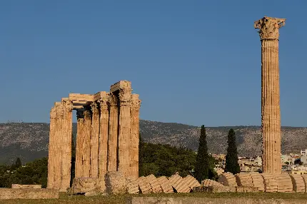 دانلود عکس معبد زئوس در کشور یونان و مرکز شهر آتن 