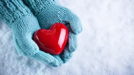 دانلود عکس از قلب قرمز در سرمای زمستان برای پروفایل
