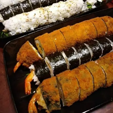 عکس غذای سالم سوشی برای علاقه مندان به غذاهای ژاپنی