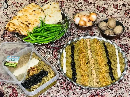 تصویر فوق العاده ای از کشک و بادمجان خانگی با نان