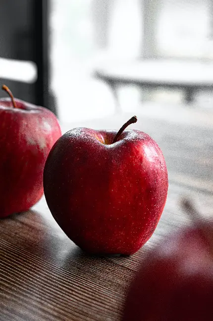 والپیپر اچ دی سیب سرخ برای گوشی و شبکه های اجتماعی