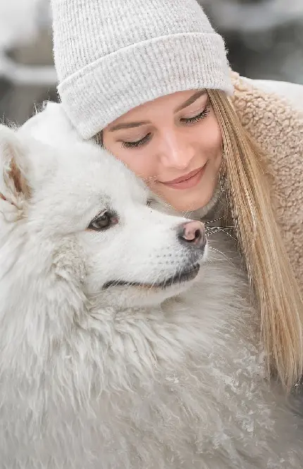 عکس پروفایل دخترونه همراه با سگ برای خانم‌های زیبا چهره