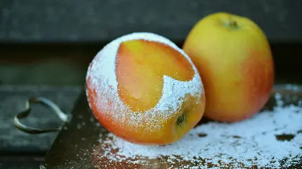 عکس سیگار در دست پسر طبیعی