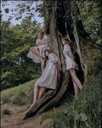 ژست عکاسی دخترانه در جنگل