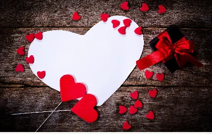 عکس قلب سفید با کیفیت بالا برای نوشتن متن‌های عاشقانه