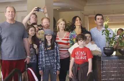 عکس خانواده سریال مدرن فامیلی با کیفت HD