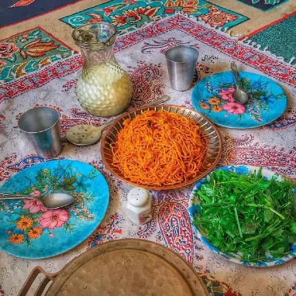 دانلود تصویر غذای لذیذ ماکارونی در سفره ایرانی