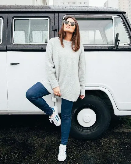 عکس زن در طبیعت شمال