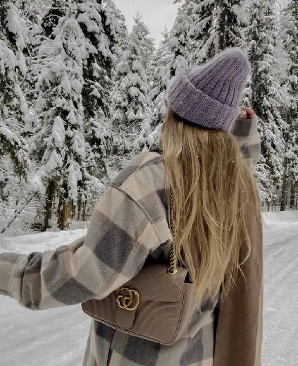 دانلود عکس پروفایل دخترونه زمستانی از پشت با کیفیت عالی
