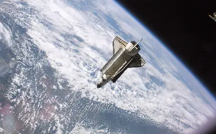 عکس فضانورد ناسا در فضا با کیفیت بالا