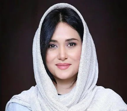 عکس زیبای پریناز ایزدیار خوشکل با روسری سفید