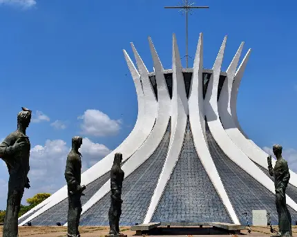 عکس مجسمه های کلیسای جامع برازیلیا