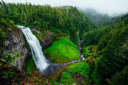 تصویر زمینه جذاب از آبشار سالت کریک در اورگن آمریکا