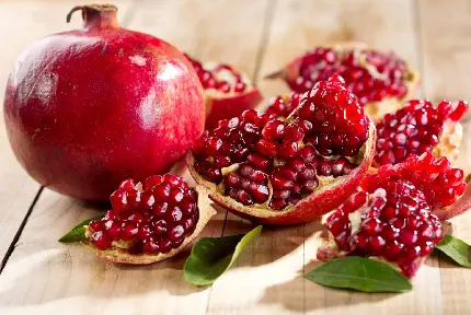 عکس میوه بهشتی انار بسیار مفید برای سلامت بدن با کیفیت بالا