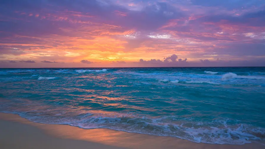 دانلود تصویر زمینه لپتاپ از اقیانوس هنگام غروب با تم آبی و بنفش