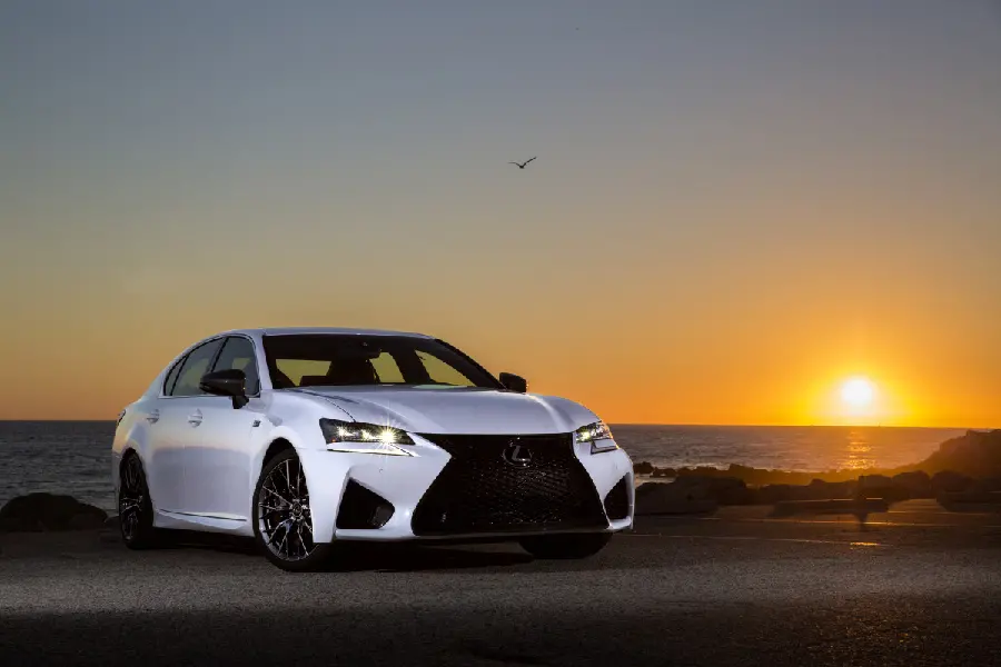 عکس ماشین لکسوس جی اس Lexus GS سفید رنگ برای والپیپر موبایل