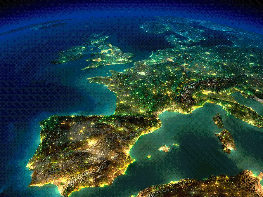 دانلود عکس معروف کره زمین در شب با تم سبز و آبی برای ویندوز 11