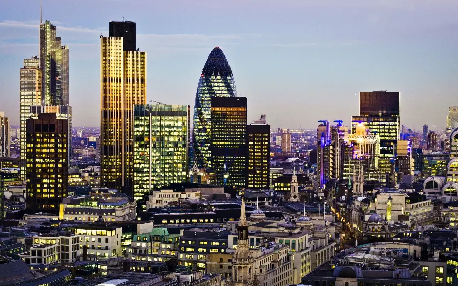 عکس شهر لندن با ساختمان های آسمان خراش و معروف